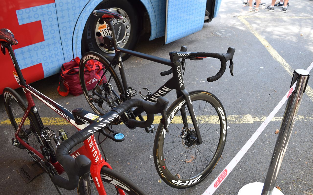 Unlike his Katusha-Alpecin teammates, Ilnur Zakarin is racing on an unpainted Canyon Ultimate