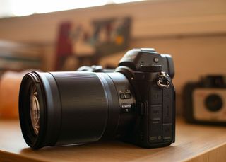 The Nikon Z 85mm f/1.8 S has a wide focus ring and an Auto to Manual switch on the side