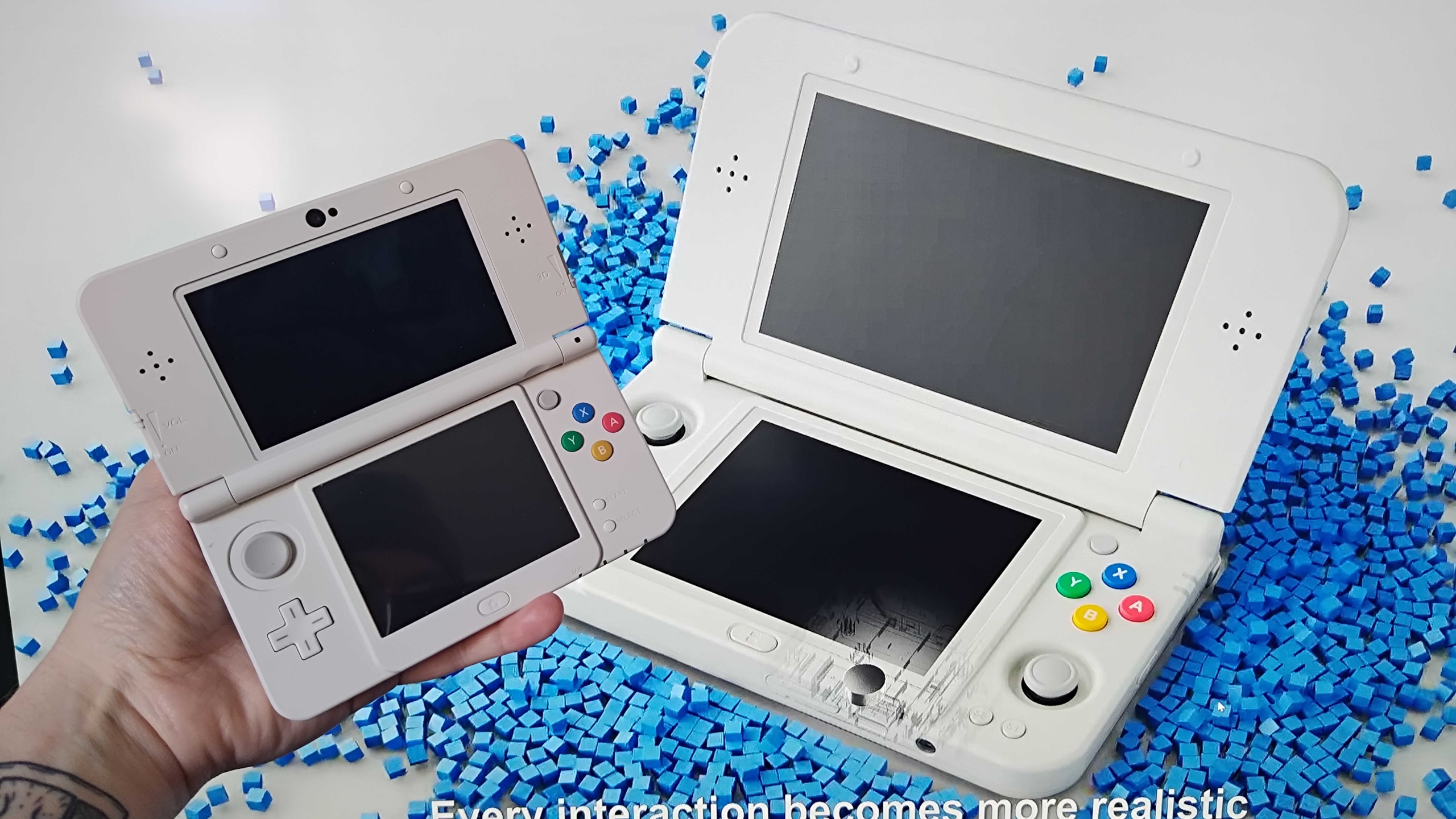 The Anbernic RG DDS ditches the 3D, though