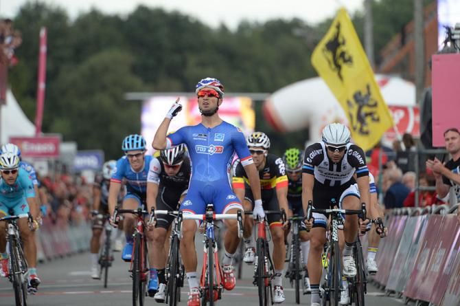 Nacer Bouhanni wins stage 4