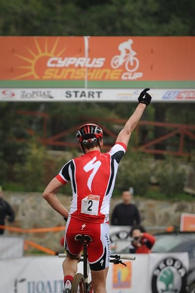 Jaroslav Kulhavy (Specialized Factory Team) wins the men's race.