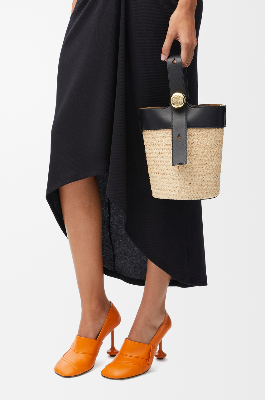 Loewe, Medium Pebble Bucket in Smooth Calfskin
