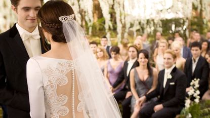 Bella Swan s Twilight Wedding Dress Is Up For Auction Marie