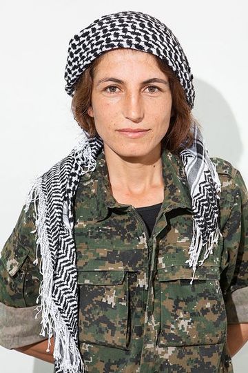 YPJ Soliders Fighting ISIS - Women Soldiers In A War Against ISIS ...