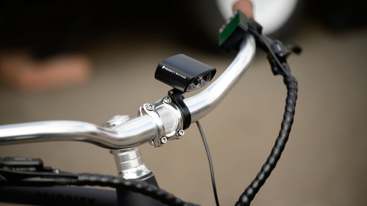 Priority e-Classic Plus ebike included front light