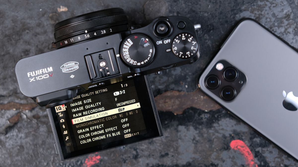 Fujifilm X100V