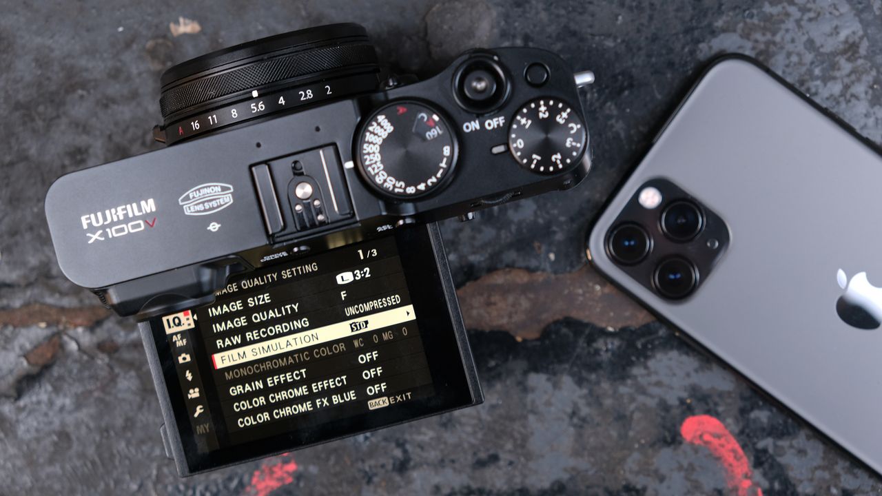 Fujifilm X100V