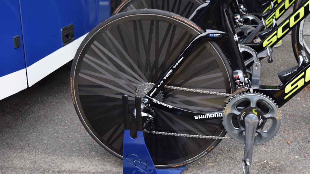 Several Orica-Scott bikes were equipped with Lightweight Autobahn rear wheels