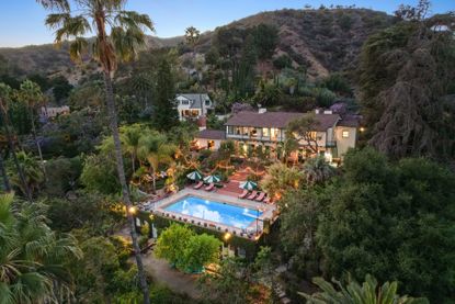 swimming pool in Helen Mirren's Hollywood Hills home