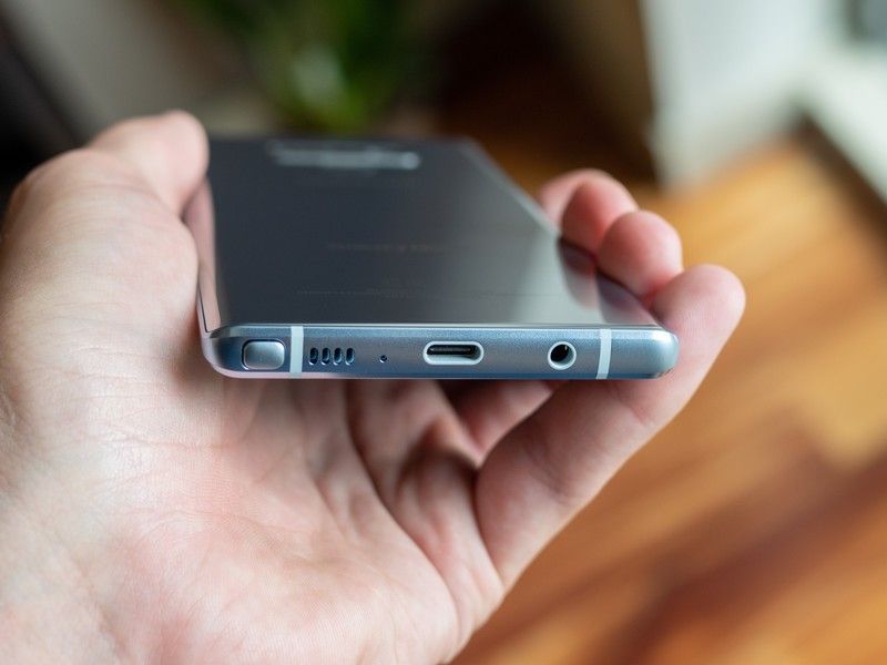 Galaxy Note 9 in cloud silver