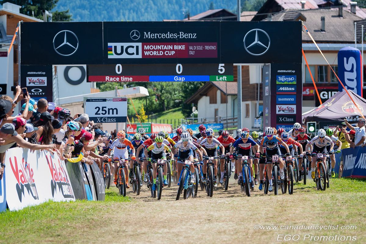 Start of the women's race