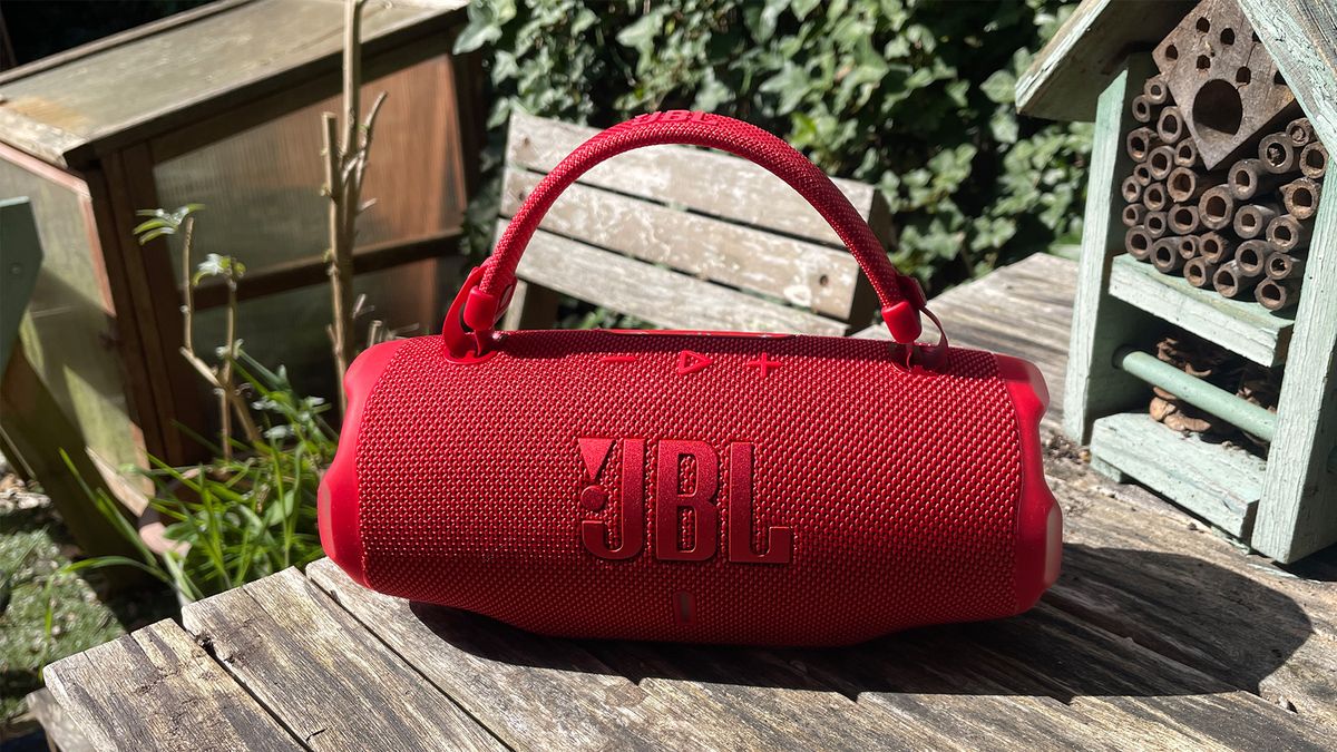 JBL Charge 6 wireless speaker