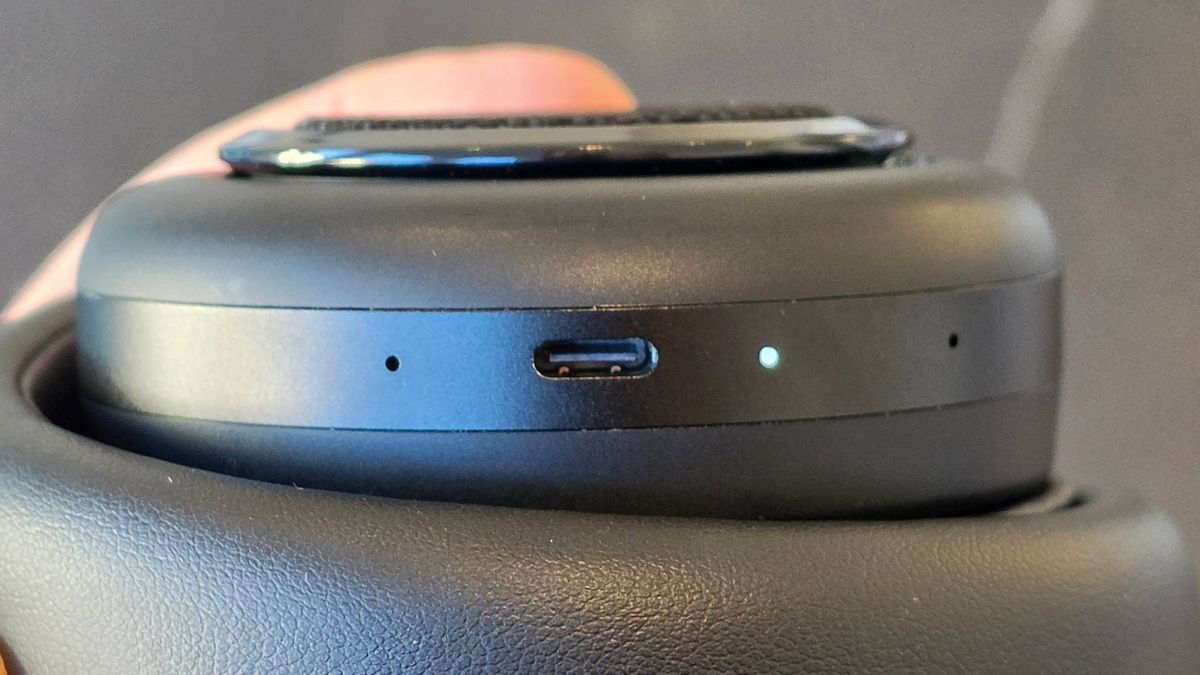 The TDM Neos USB-C port.