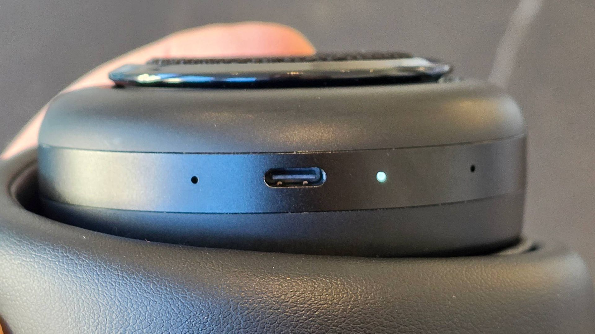 The TDM Neo's USB-C port.