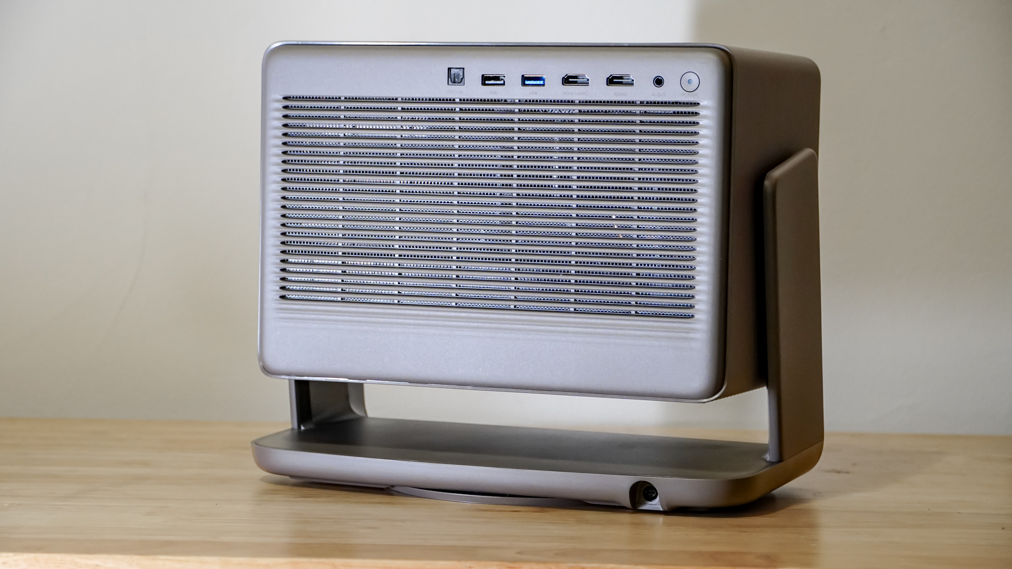 Xgimi Horizon 20 Pro 4K projector on a table