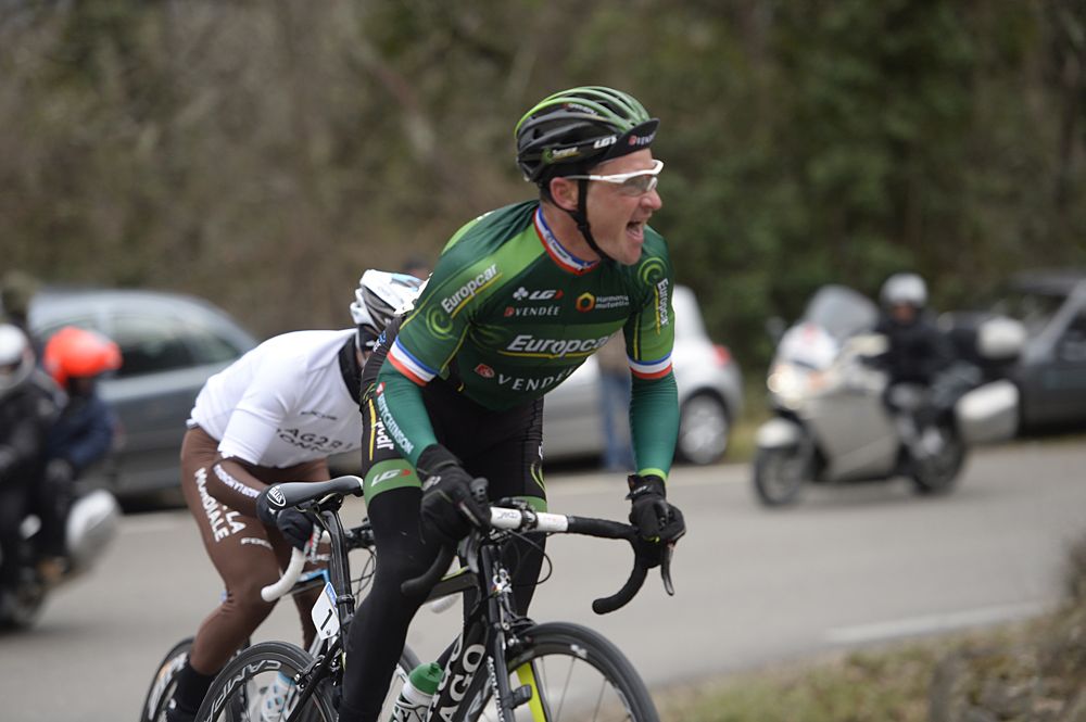 Thomas Voeckler (Europcar) attacked on the climb