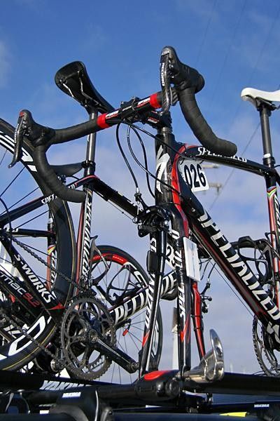 The S-Works Tarmac SL2 comes with the now popular tapered and oversized 1 1/8"-to-1 1/2" front end.