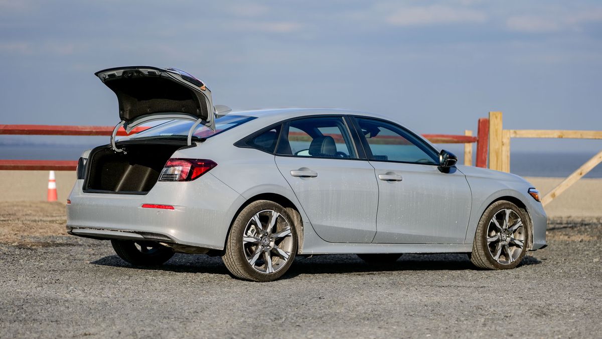 2025 Honda Civic Sport Touring Hybrid test drive review.