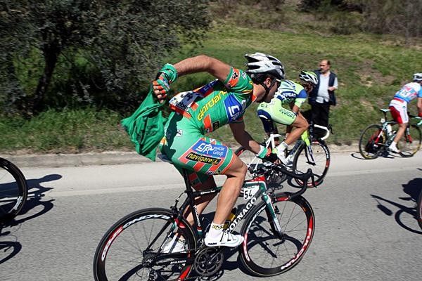 Maximiliano Richeze (CSF Group Navigare) takes his feed.