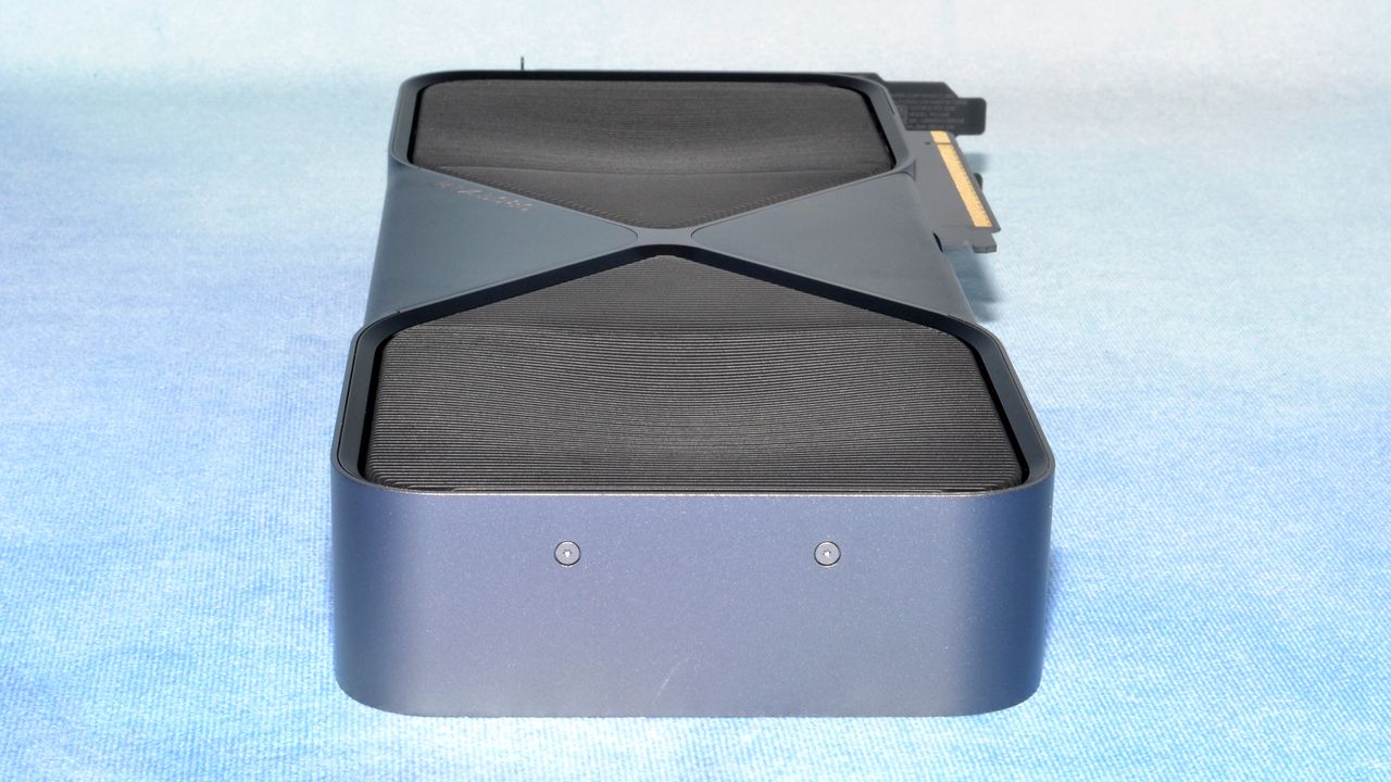 Nvidia GeForce RTX 5080 Founders Edition card photos and unboxing
