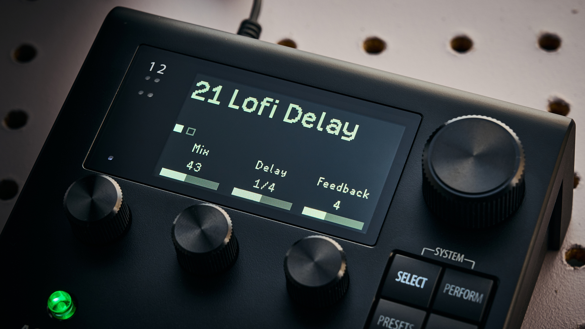 Close up of the screen on theEventide H9 Harmonizer Gen 2 multi-effects pedal