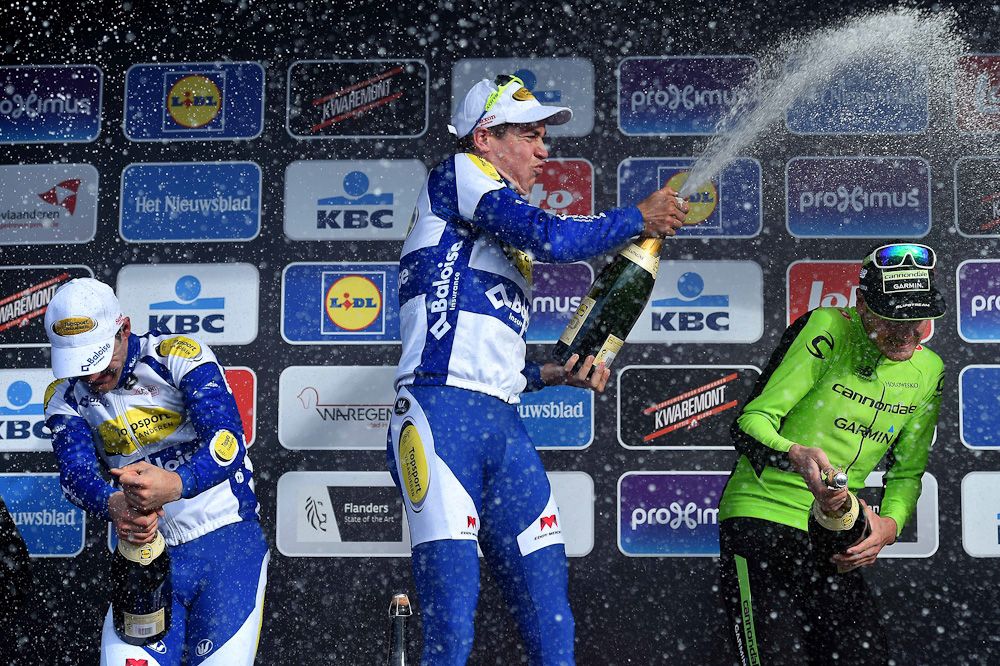 Wallays celebrates on the podium.