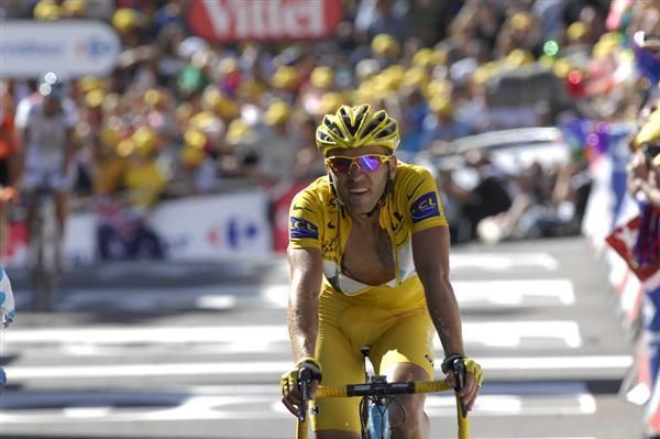 Rinaldo Nocentini (AG2R La Mondiale) finishes stage 15