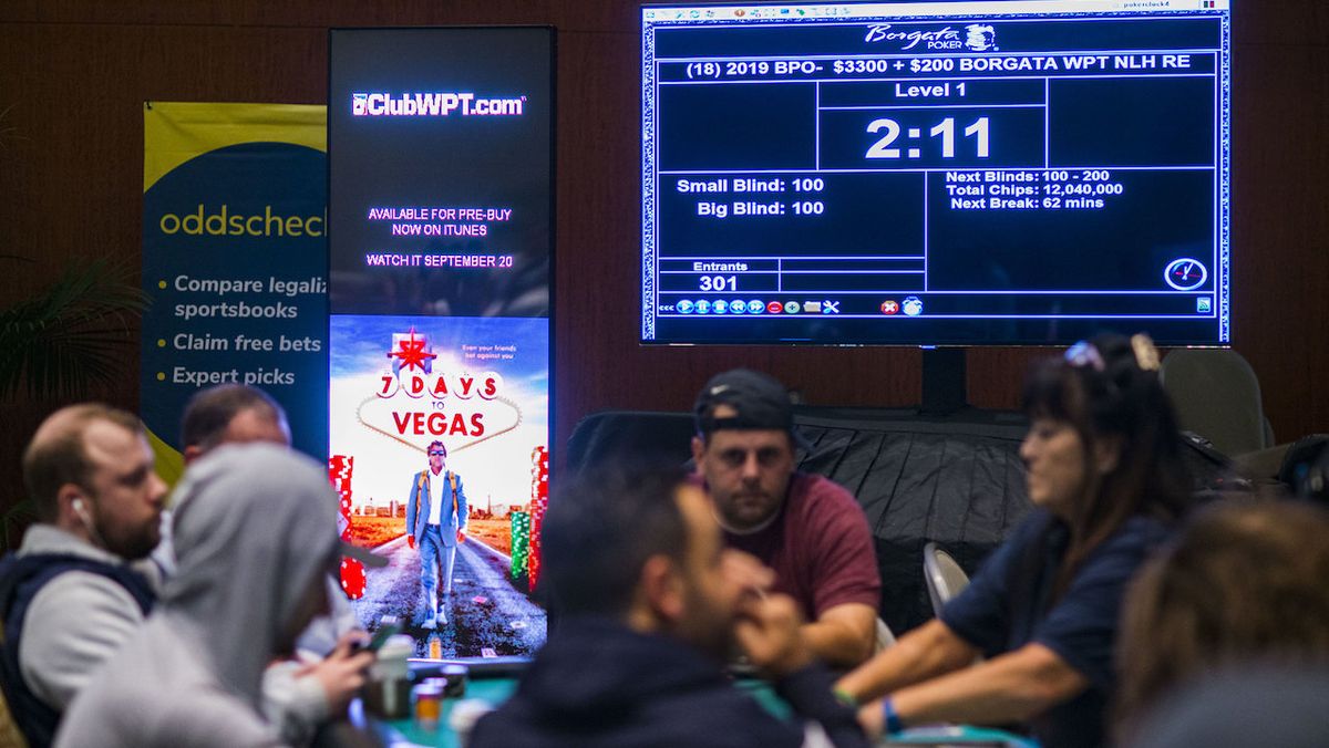 To augment the experience of its tournaments, World Poker Tour&#039;s global events manager Steve De Santis invested in reFLEXion LED video systems from Nashville-based PixelFLEX.