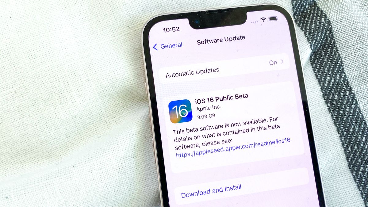 How to install the iOS 16 public beta