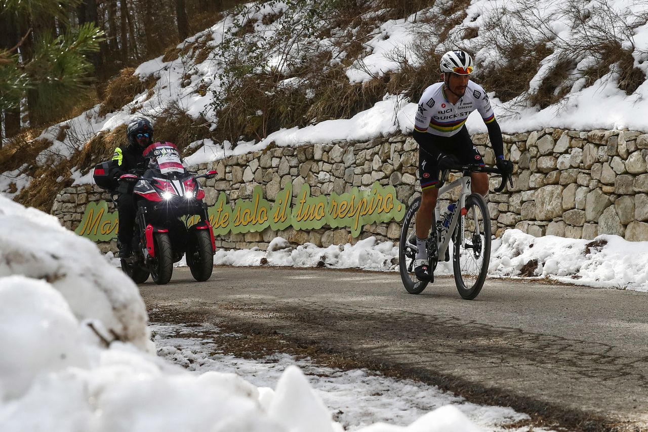 Tirreno Adriatico 2022 - 57th Edition - 6th stage Apecchio - Carpegna 215 km - 12/03/2022 - Julian Alaphilippe (FRA - Quick-Step Alpha Vinyl Team) - photo Luca Bettini/SprintCyclingAgency&Acirc;&copy;2022