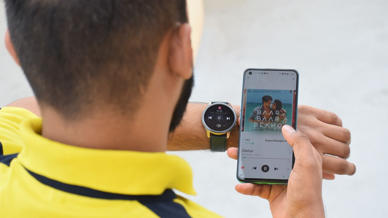 OnePlus Watch Cobalt Limited Edition