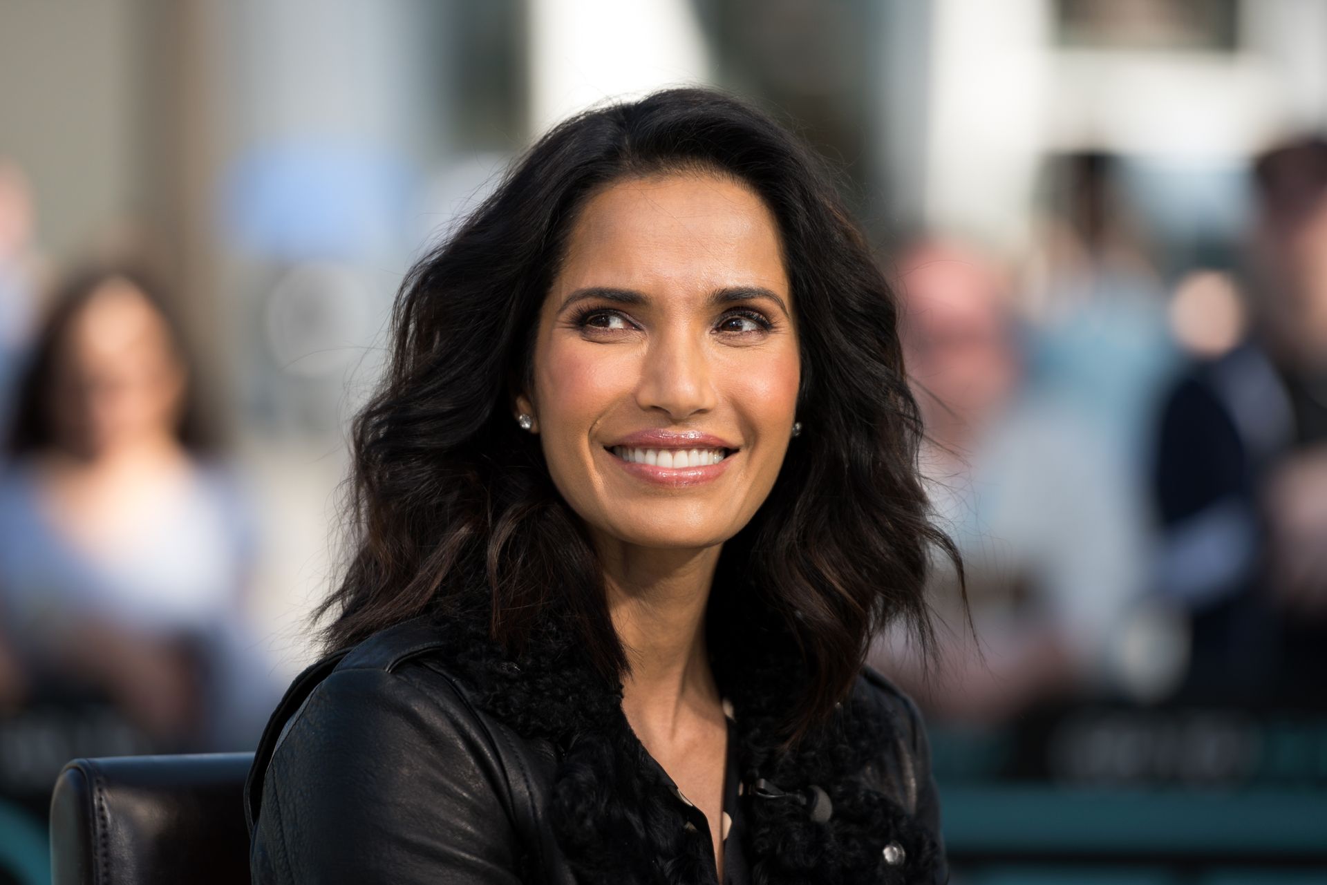 Padma Lakshmi visits "Extra" at Universal Studios Hollywood on March 5, 2018 in Universal City, California. )
