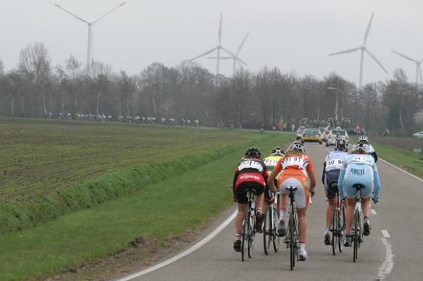 Riders trying to rejoin the peloton, a fruitless effort in the strong crosswinds.