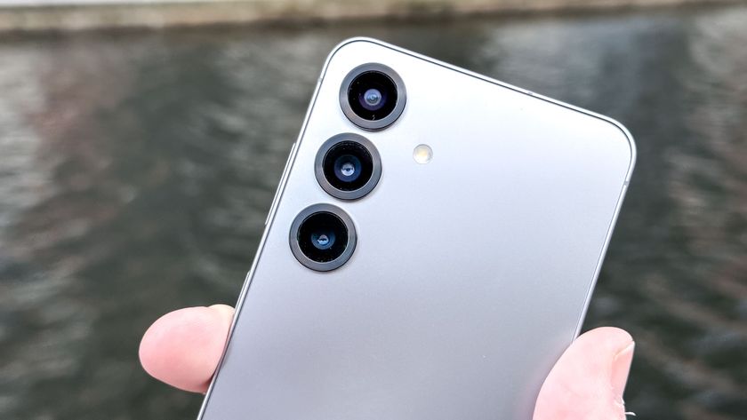 Samsung Galaxy S25 review photos.