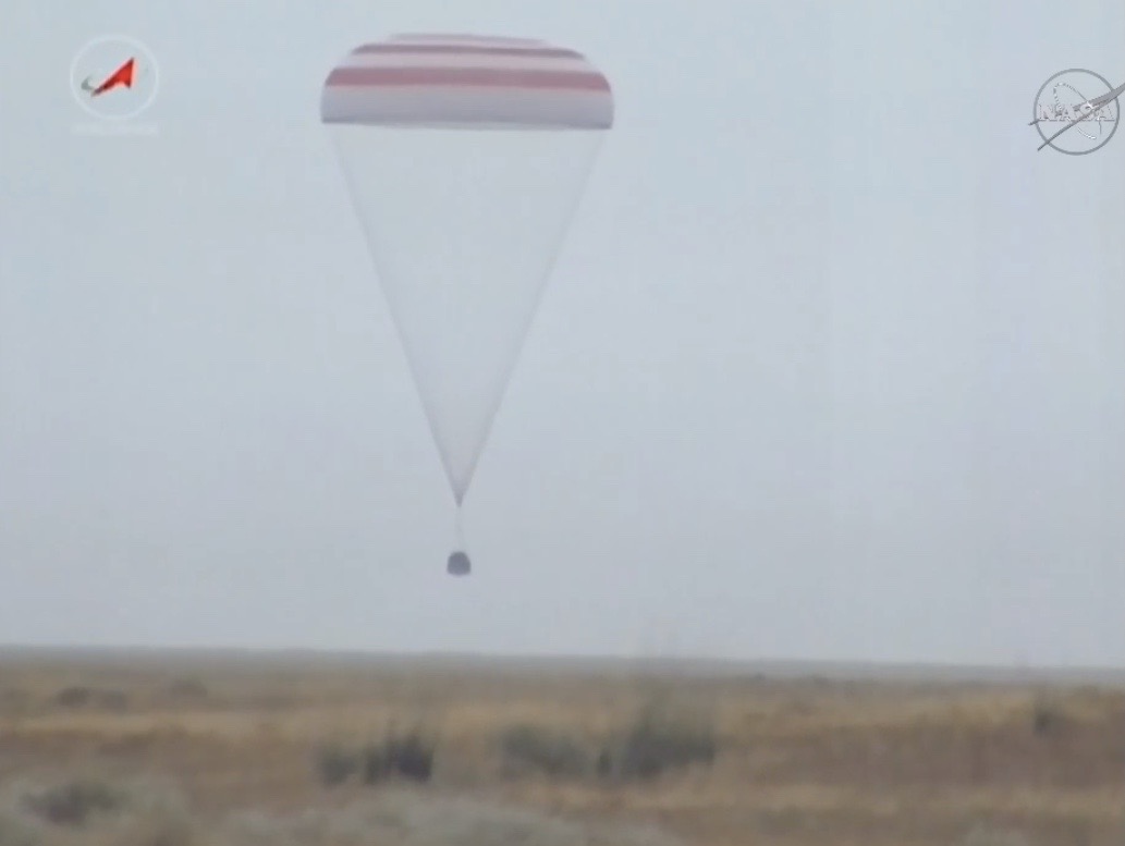 Soyuz Spacecraft Landing, Sept. 11, 2015