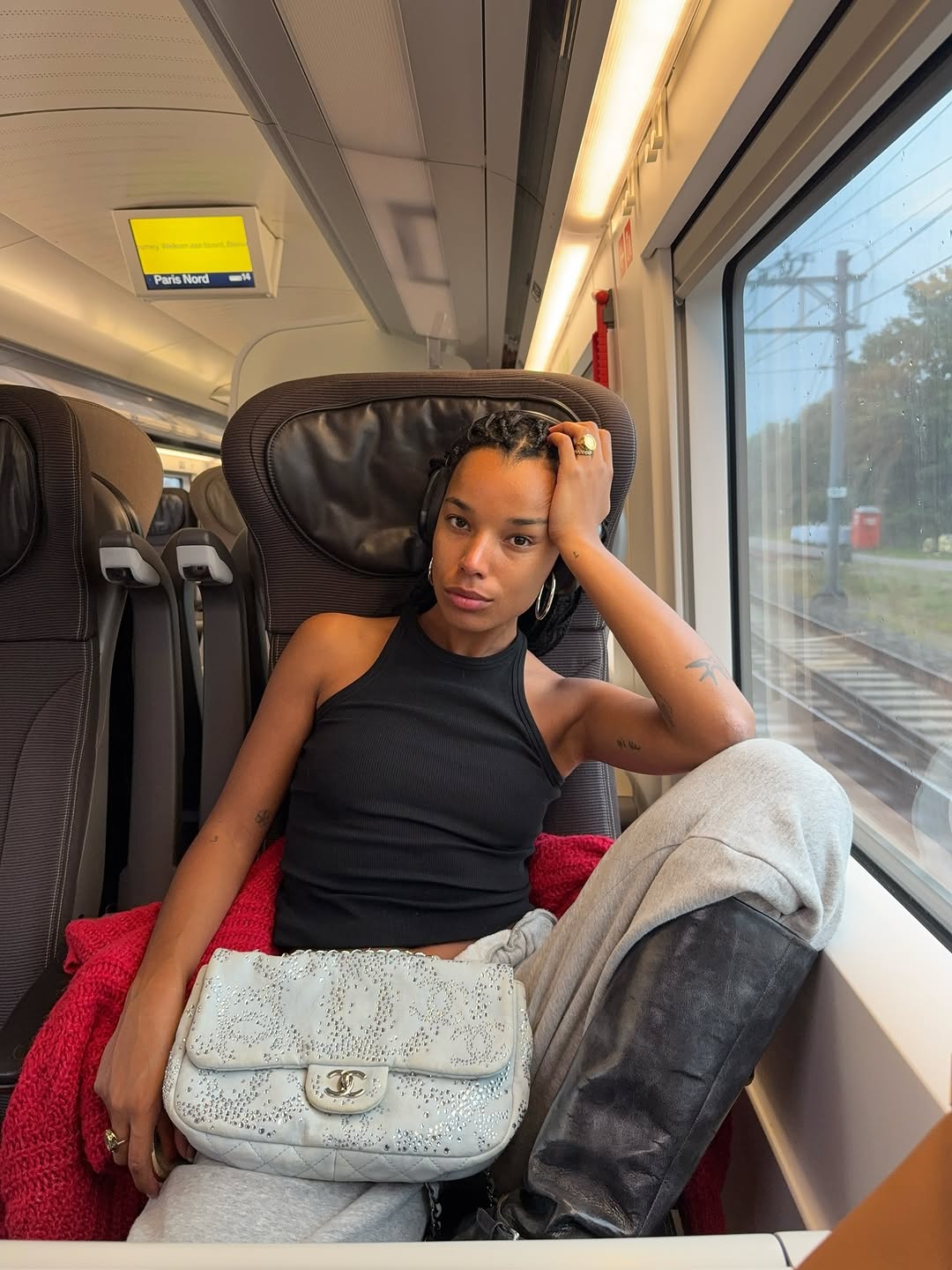 woman wearing fall sweatpant outfit 2025