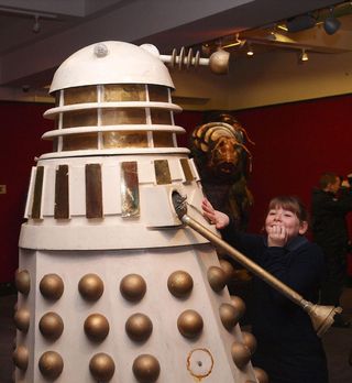 Dalek sells for £20,000 at Doctor Who prop auction