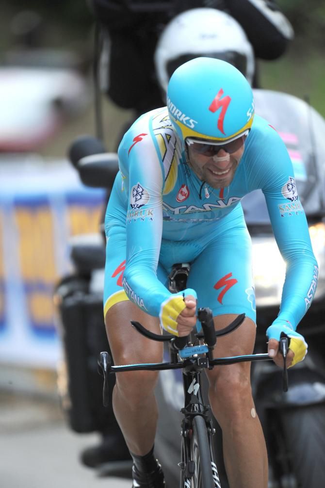 Vincenzo Nibali (Astana Pro Team) powers to the line