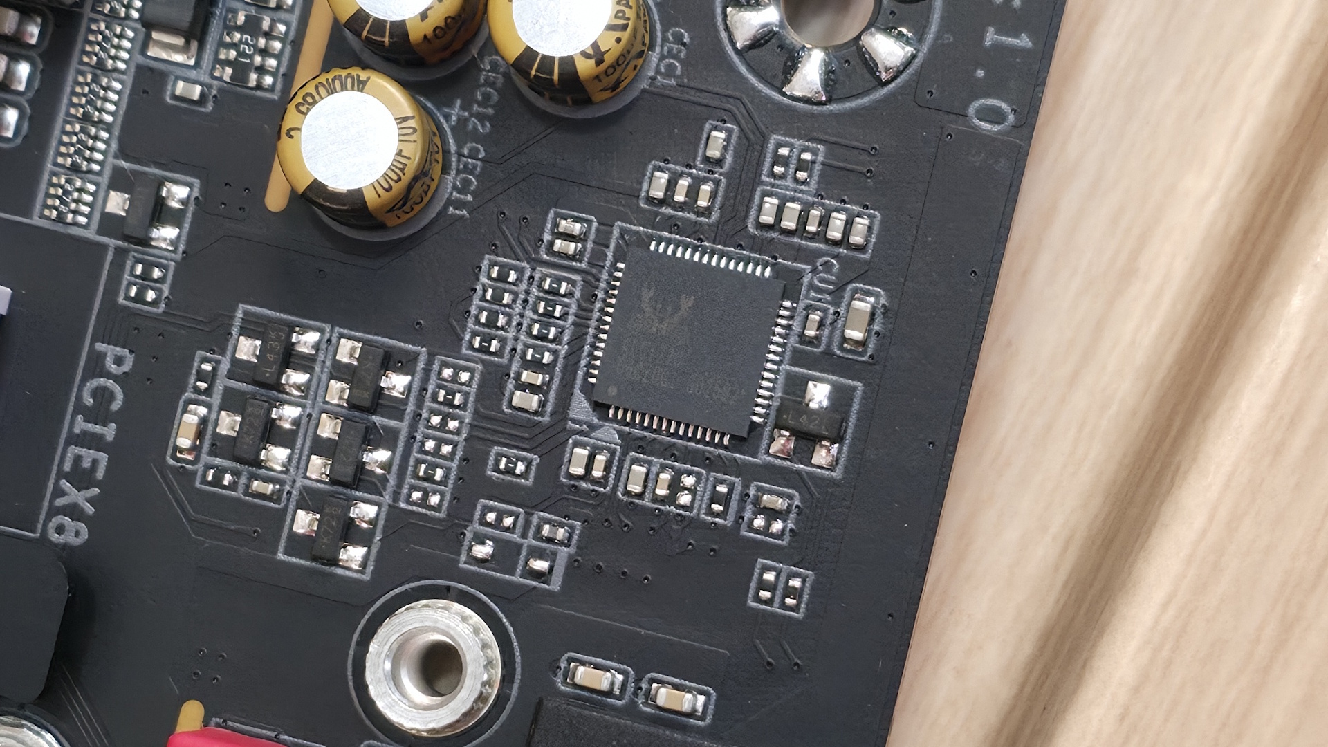 Gigabyte X870E Aorus Xtreme AI Top - IC's