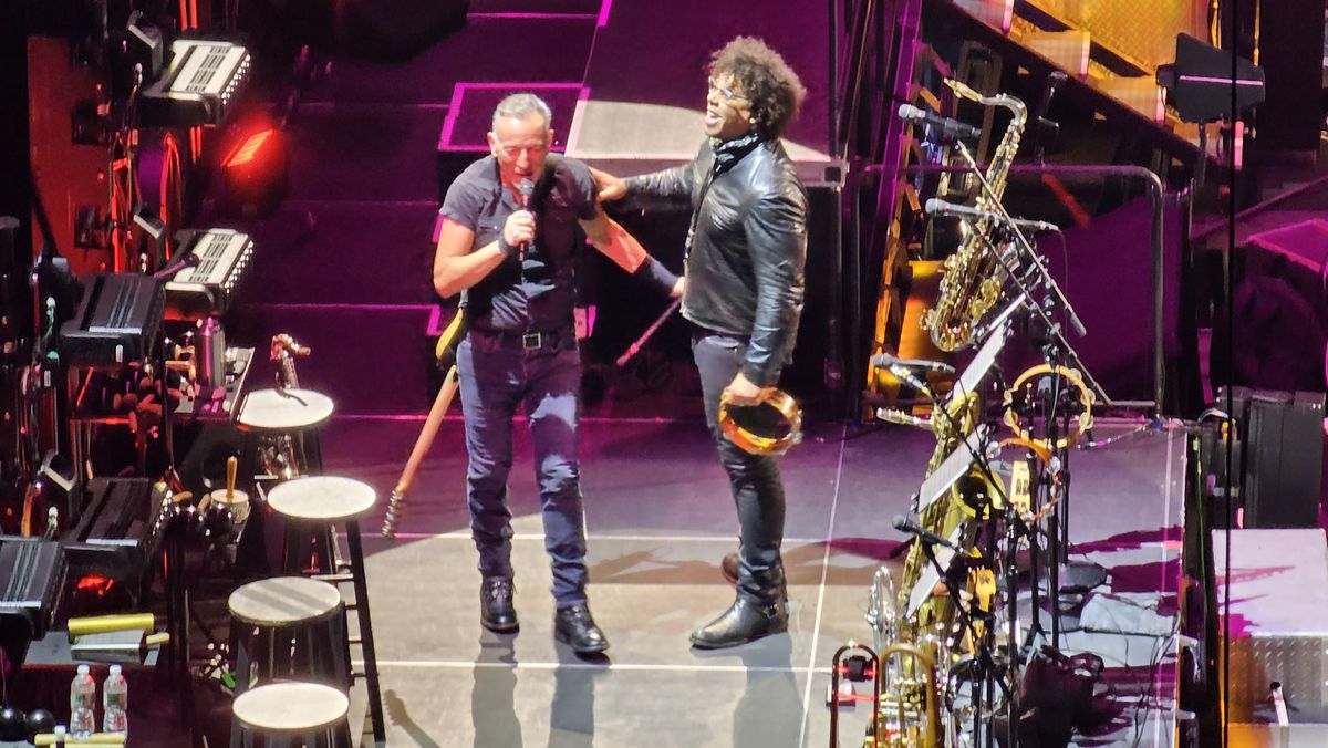 Bruce Springsteen photographed with Samsung Galaxy S23 Ultra 10x zoom