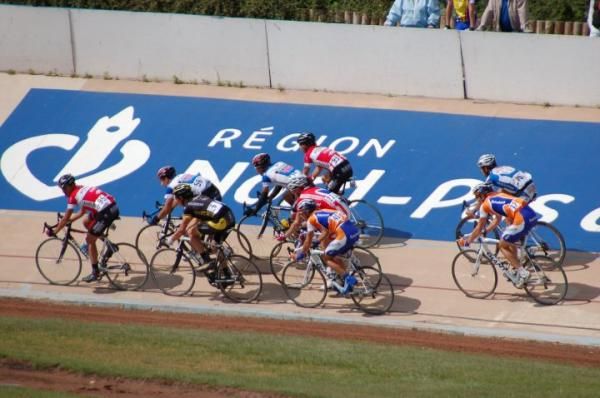 The peloton on the velodrome