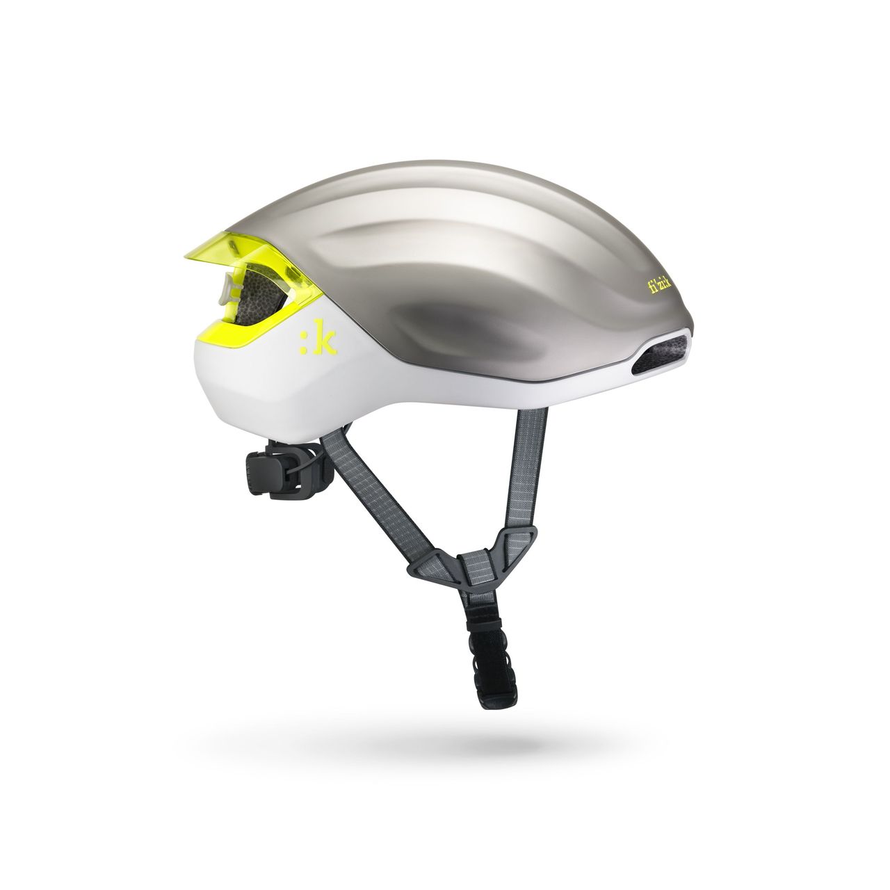 A Fizik Kudo Aero road helmet