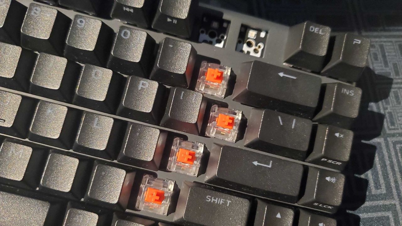 black keyboard