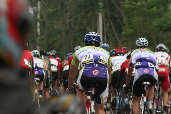 Team Type 1's Charles Joe Eldridge and Martijn Verschoor in the peloton during stage four.