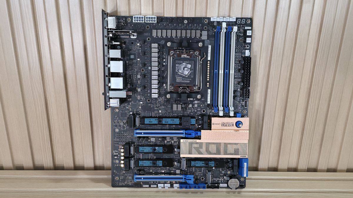 Asus ROG Crosshair 2006 - Board images