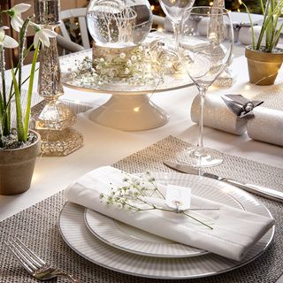 dinning table with christmas decoration