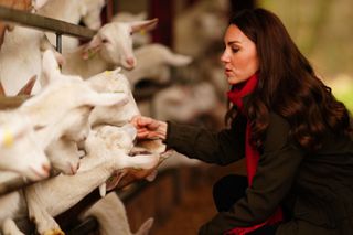 Kate Middleton - Catherine, Duchess of Cambridge visits Pant Farm near Abergavenny, a goat farm that has been providing milk to a local cheese producer for nearly 20 years, during a visit Abergavenny and Blaenavon on March 1, 2022 in Abergavenny, Wales