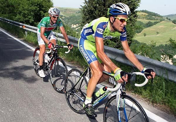 Ivan Basso (Liquigas) and Stefano Garzelli (Acqua &amp; Sapone) spent much of the day together.
