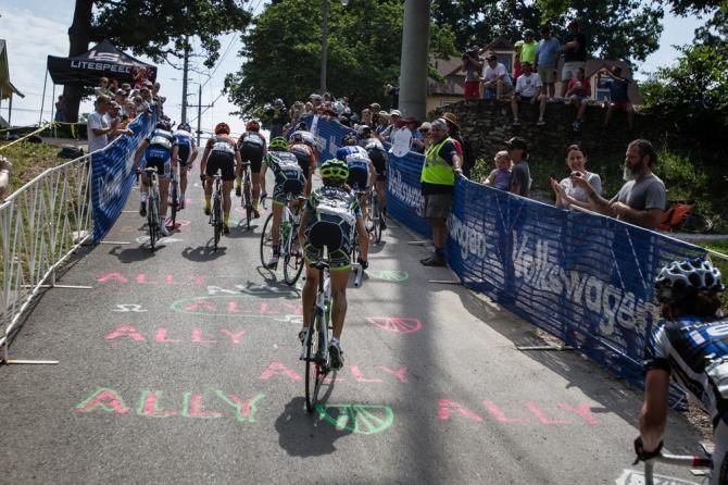 The women on one of today&rsquo;s steep climbs