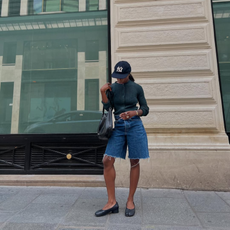 Influemcer Aude Julie wearing denim jorts.